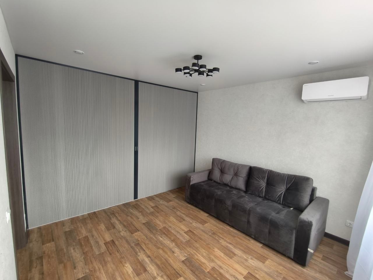 Раздвижная перегородка плиссе в интерьере